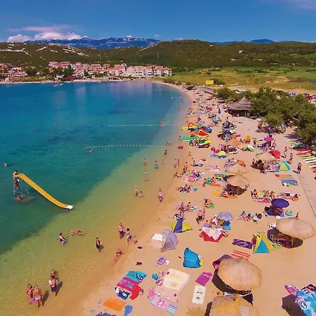 2 Bedroom Lovely In Pag