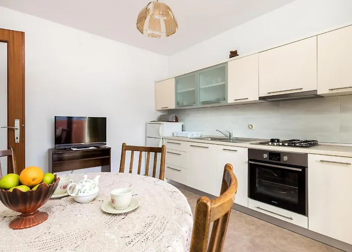 Apartman Lovely In Pag With Wifi Pag Town