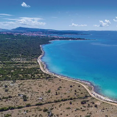 2 Bedroom Lovely In Pag *