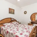 Lovely In Pag With Wifi 公寓 帕格