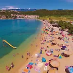 Lovely In Pag With Wifi