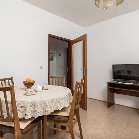 Apartman 2 Bedroom Lovely In Pag