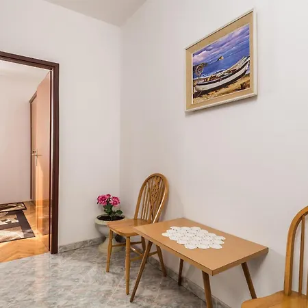 2 Bedroom Lovely In Pag Pag Town