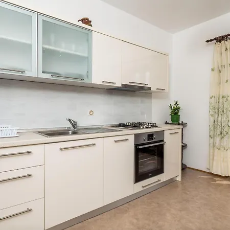 Apartman 2 Bedroom Lovely In Pag *