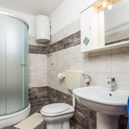 Apartman 2 Bedroom Lovely In Pag *