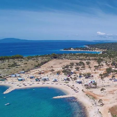 2 Bedroom Lovely In Pag