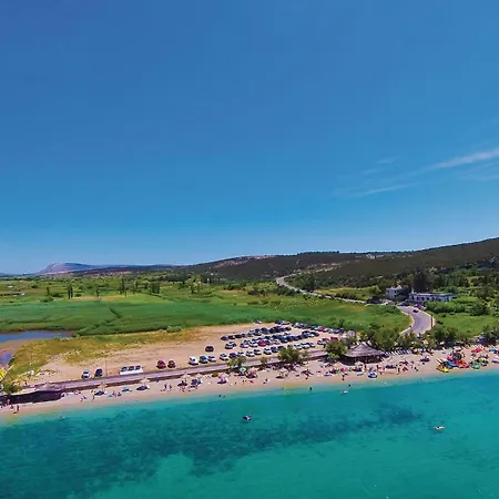 2 Bedroom Lovely In Pag Apartman *