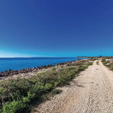 Apartman 2 Bedroom Lovely In Pag *