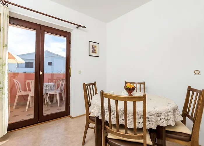 Lovely In Pag With Wifi Apartment *