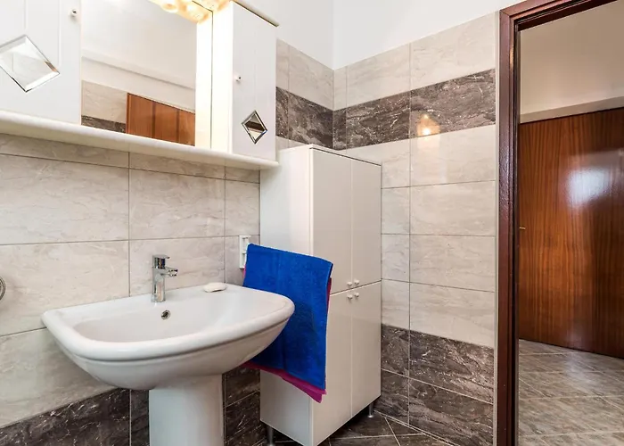 Apartment Lovely In Pag With Wifi *